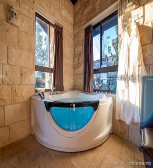 לדף בית העסק המומלץ: בקתות גלעד באודם