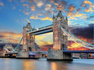 Tower Bridge Exhibition - אטרקציה בחוף הכרמל