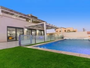 סקירת וילות מומלצות לחופשה זוגית, משפחתית או קבוצתית