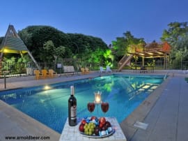 How can I find out which ten B&Bs are the best in the Golan Heights:F's page