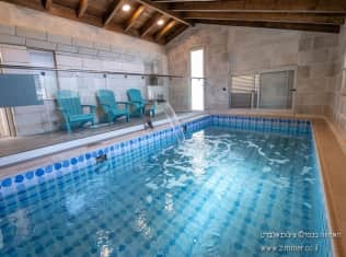 לדף הבית של האחוזה בכפר -וואדי אלפאש