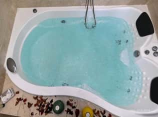 לדף הבית של דומוס שוויץ בטבריה - בריכה מחוממת