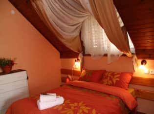 לדף הבית של צימר צור חוויה הוליסטית בגולן