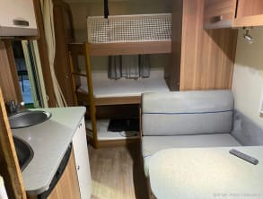 קרוואן%20השחר%20בכנרת%20-%20חוף%20האון%20,%20האון
