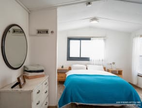חוות%20בודדים%20בשמורת%20טבע%20,%20מיתר