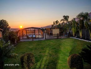 אחוזה%20באהבה%20-%20השכרת%20צימרים%20לפי%20שעה%20,%20שזור