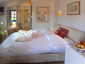 הבוסתן%20הרומנטי%20,%20עין%20כרם