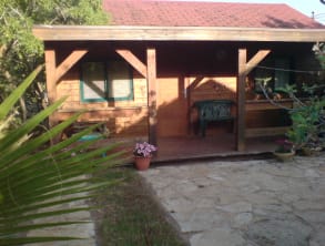 בקתות%20בבוסתן%20-%20עמליה%20,%20לפידות