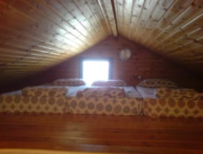 בקתות%20בבוסתן%20-%20עמליה%20,%20לפידות