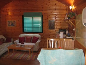 בקתות%20בבוסתן%20-%20עמליה%20,%20לפידות