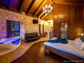 בקתות%20גלעד%20באודם%20,%20אודם