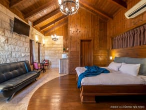 בקתות%20גלעד%20באודם%20,%20אודם