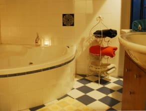 בית%20הקשתות%20–%20הצימר%20הניסתר%20בליבה%20של%20עין%20כרם%20,%20עין%20כרם