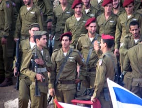 טקס%20קבלת%20כומתה%20אדומה%20,%20משפחת%20משש