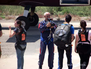 מורן%20וסיוון%20בצניחה%20חופשית%20,%20משפחת%20משש