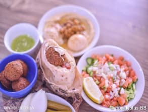 חומוס%20בחצר%20,%20אניעם