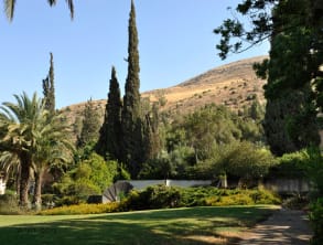חלון%20להר%20-%20צימרים%20בעמק%20המעיינות%20,%20בית%20אלפא