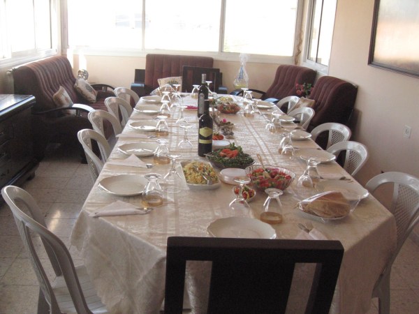 אירוח%20ארמי%20מרוני%20,%20גוש%20חלב