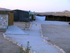 חוות%20נועם%20במדבר%20קמפינג%20בנגב%20,%20מצפה%20רמון