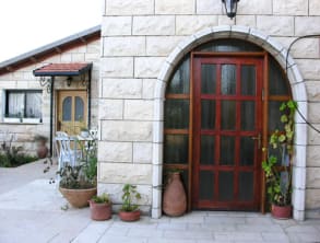 החאן%20של%20גץ%20,%20כרם%20בן%20זמרה