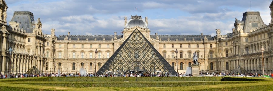 The Louvre Museum The Louvre Museum