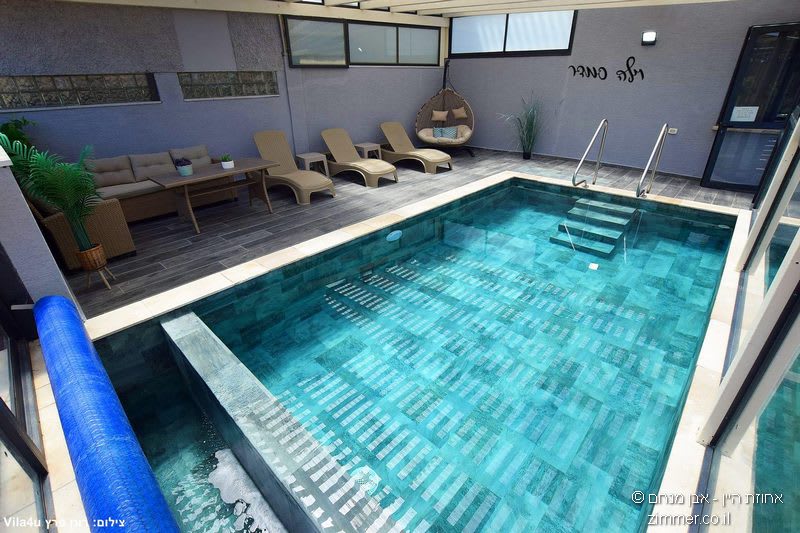 וילת סמדר - חצר ובריכה