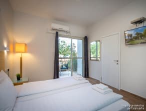 מעיין%20במדבר%20-%20צימרים%20בקיבוץ%20יהל%20בערבה%20,%20יהל