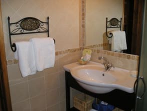 שרביט%20הקסם%20-%20בריכת%20שחייה%20פרטית%20,%20לבנים