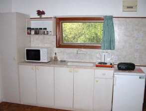 בית%20קטן%20בבוסתן%20-%20%20אצל%20תמר%20צוק%20,%20ראש%20פינה