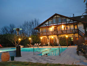 בית%20העץ%20Wood%20House%20Inn%20,%20בית%20הלל
