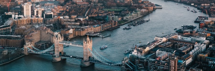 London Bridge & the Thames river
